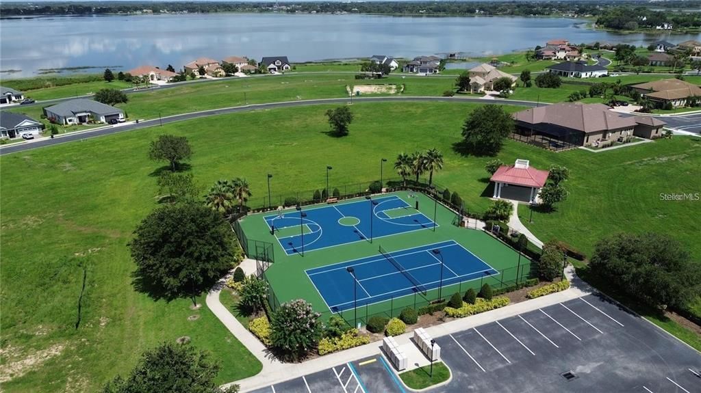 For Rent: $3,000 (4 beds, 3 baths, 2904 Square Feet)