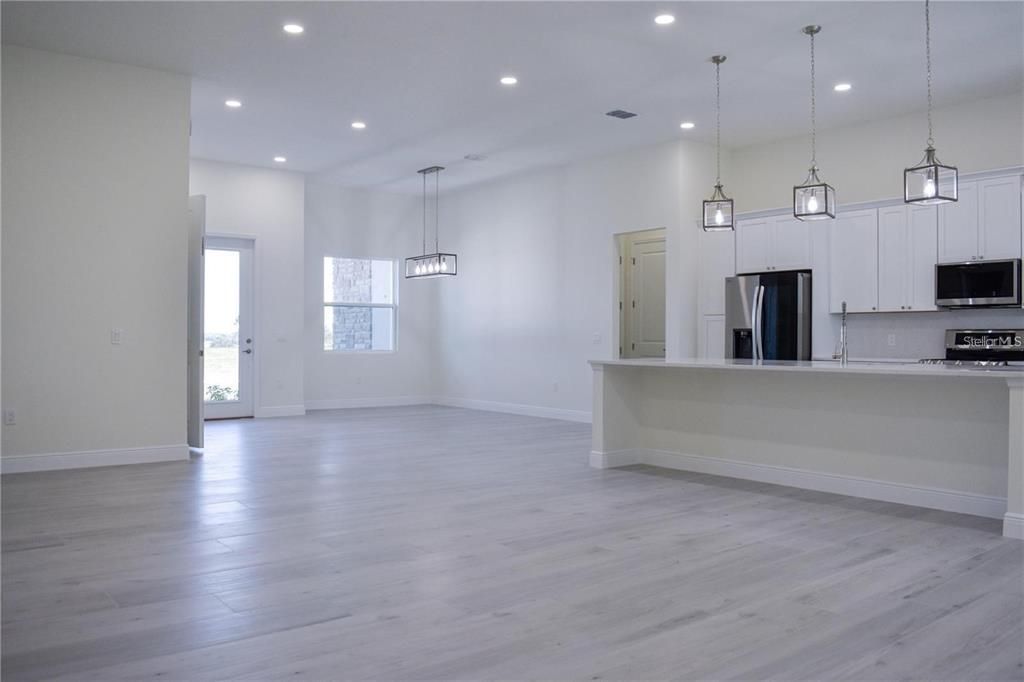For Rent: $3,000 (4 beds, 3 baths, 2904 Square Feet)