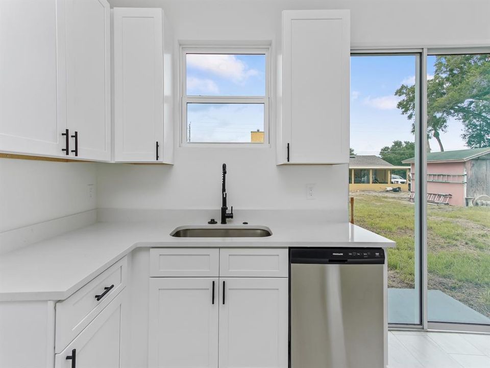 For Sale: $360,000 (3 beds, 2 baths, 1303 Square Feet)