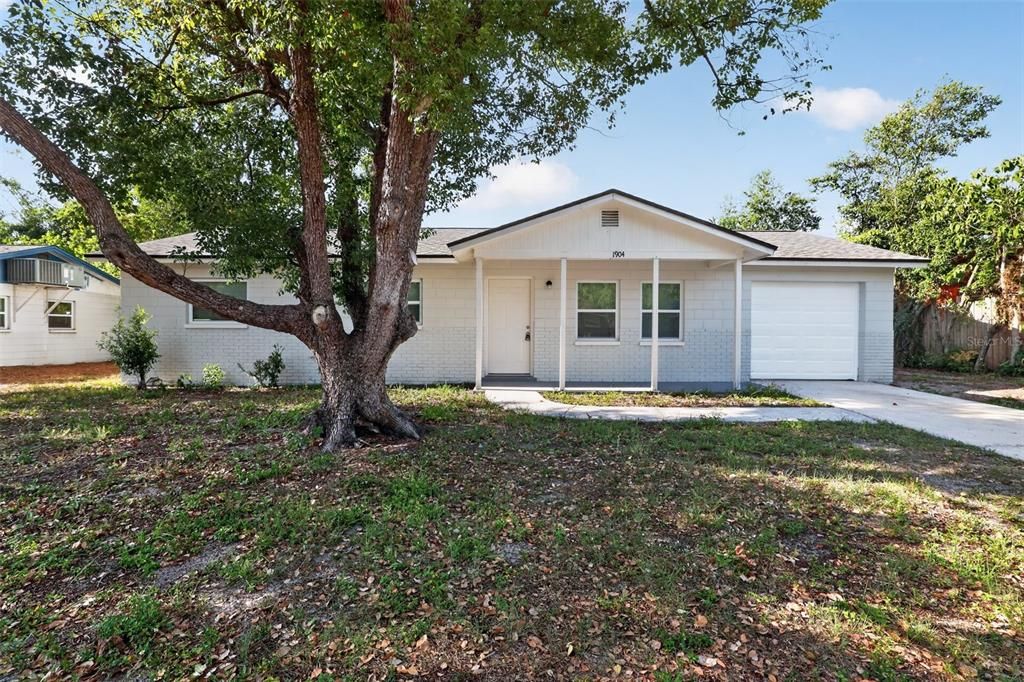 Active With Contract: $340,000 (3 beds, 2 baths, 1599 Square Feet)
