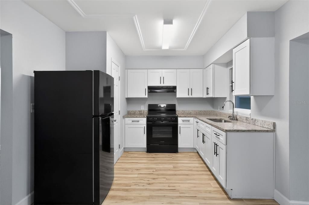 Active With Contract: $340,000 (3 beds, 2 baths, 1599 Square Feet)