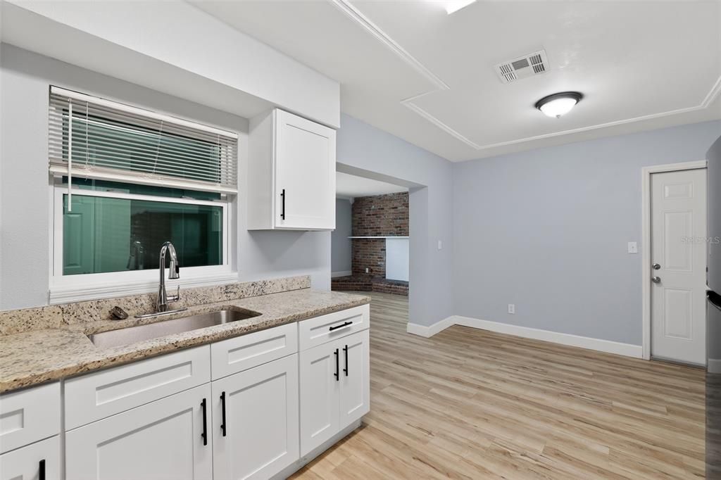 Active With Contract: $340,000 (3 beds, 2 baths, 1599 Square Feet)