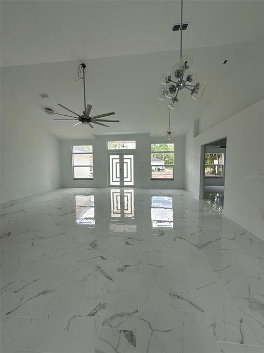 En Venta: $319,900 (3 camas, 2 baños, 1730 Pies cuadrados)