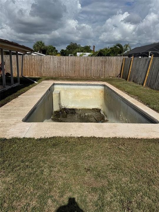 For Sale: $219,900 (4 beds, 2 baths, 1396 Square Feet)