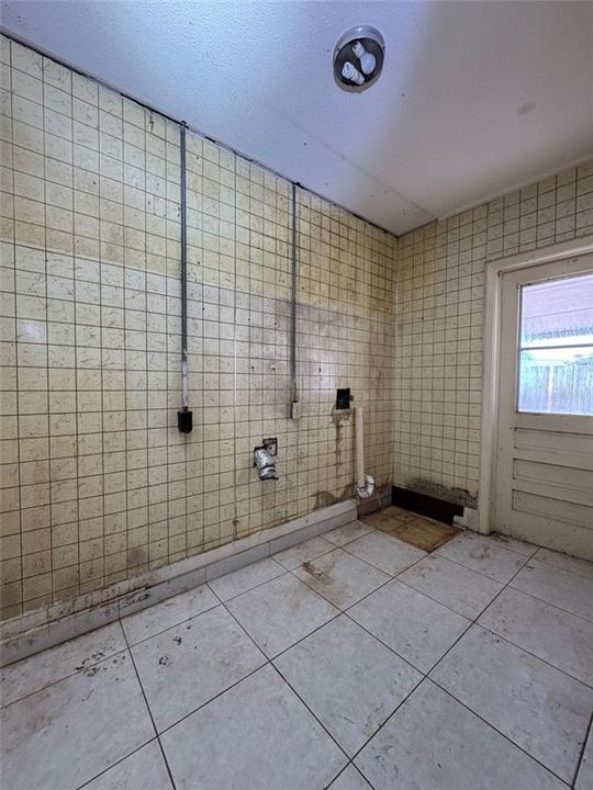 For Sale: $219,900 (4 beds, 2 baths, 1396 Square Feet)