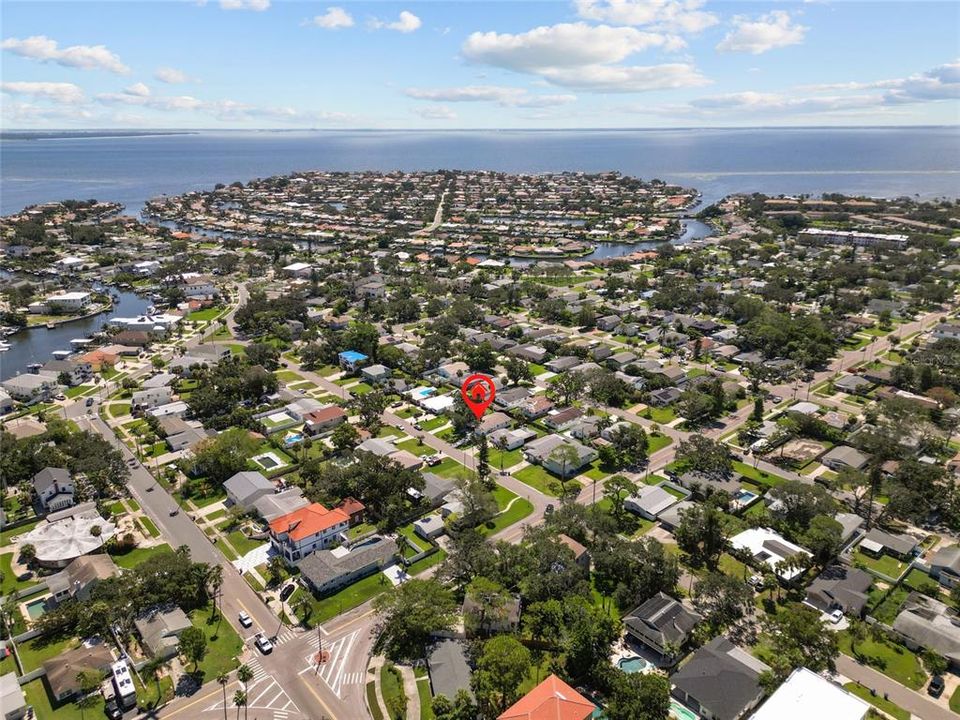 На продажу: $300,000 (3 спален, 2 ванн, 1091 Квадратных фут)