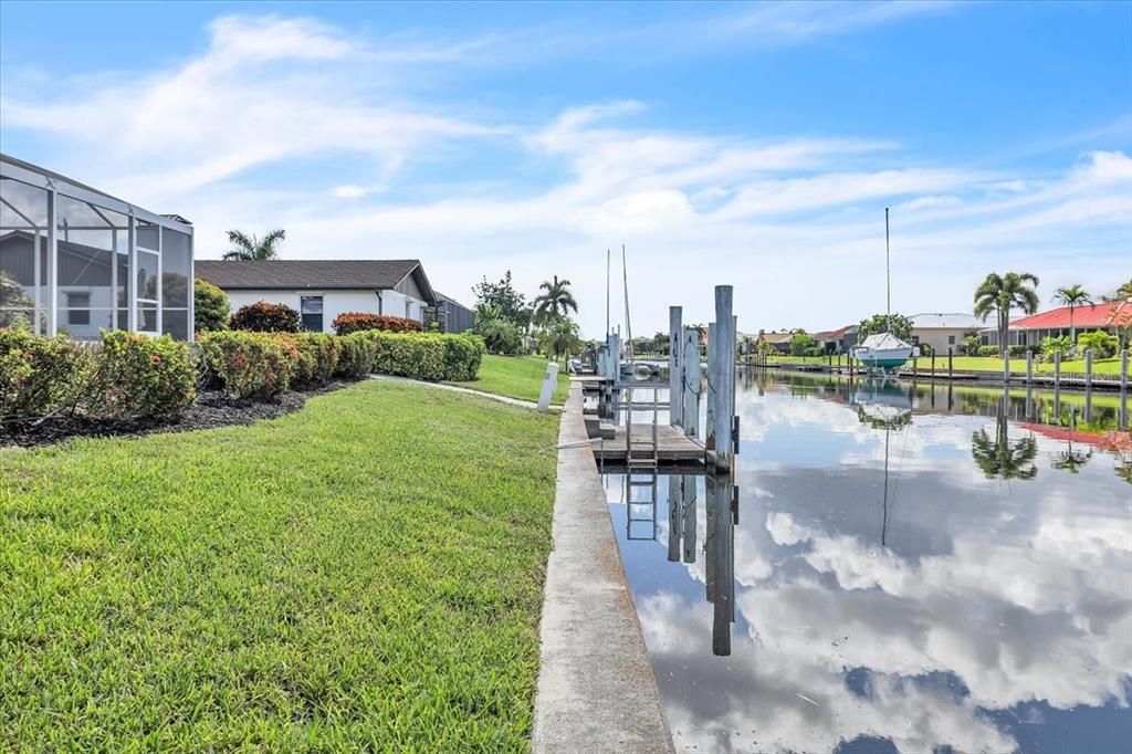 For Sale: $550,000 (2 beds, 2 baths, 1468 Square Feet)
