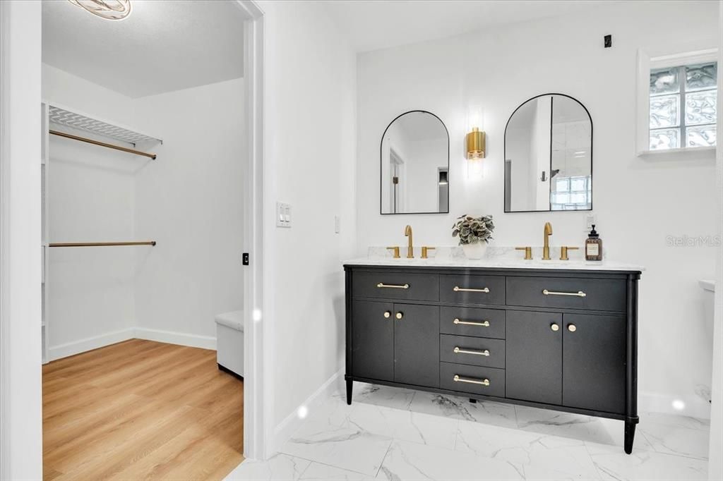 For Sale: $550,000 (2 beds, 2 baths, 1468 Square Feet)