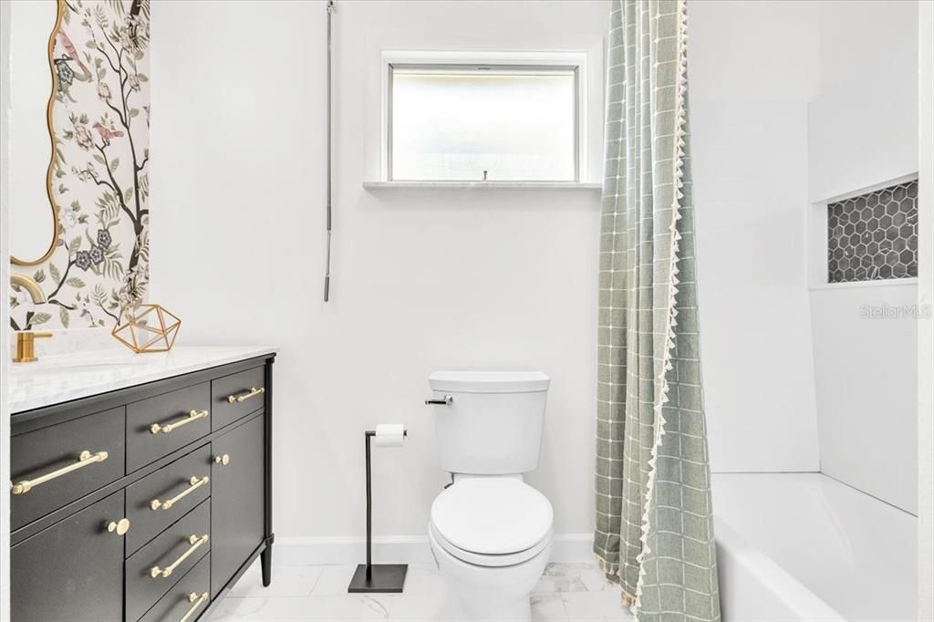 For Sale: $550,000 (2 beds, 2 baths, 1468 Square Feet)