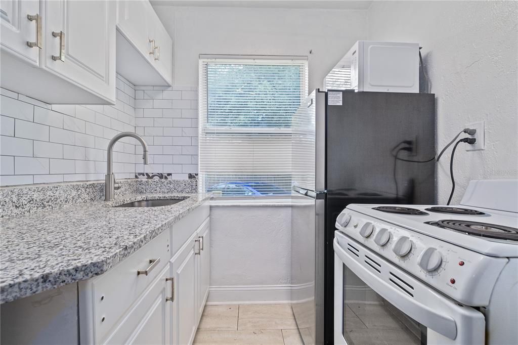 For Rent: $1,550 (1 beds, 1 baths, 645 Square Feet)