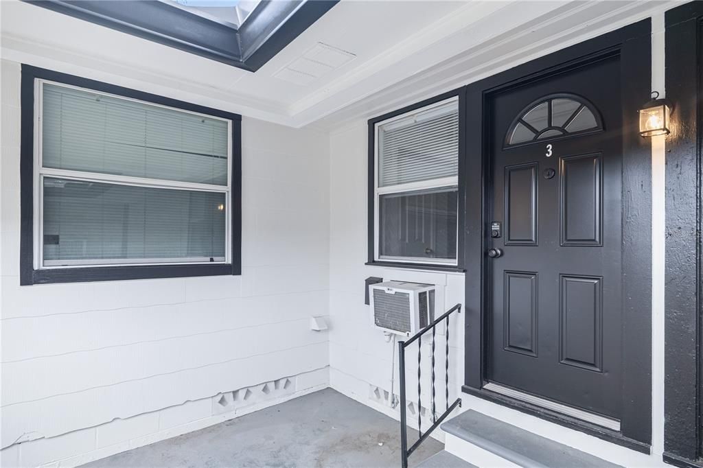 For Rent: $1,550 (1 beds, 1 baths, 645 Square Feet)