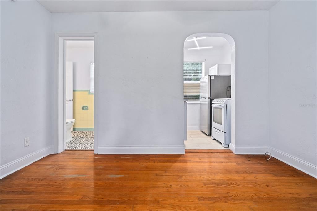 For Rent: $1,550 (1 beds, 1 baths, 645 Square Feet)