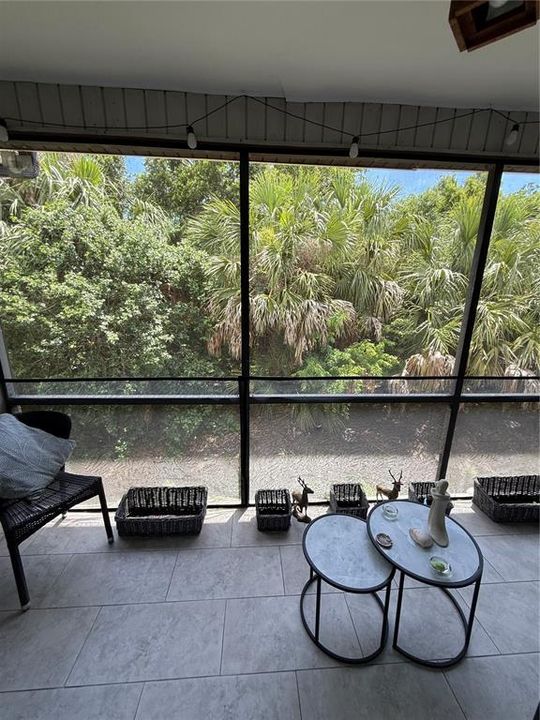For Sale: $140,000 (2 beds, 2 baths, 1096 Square Feet)