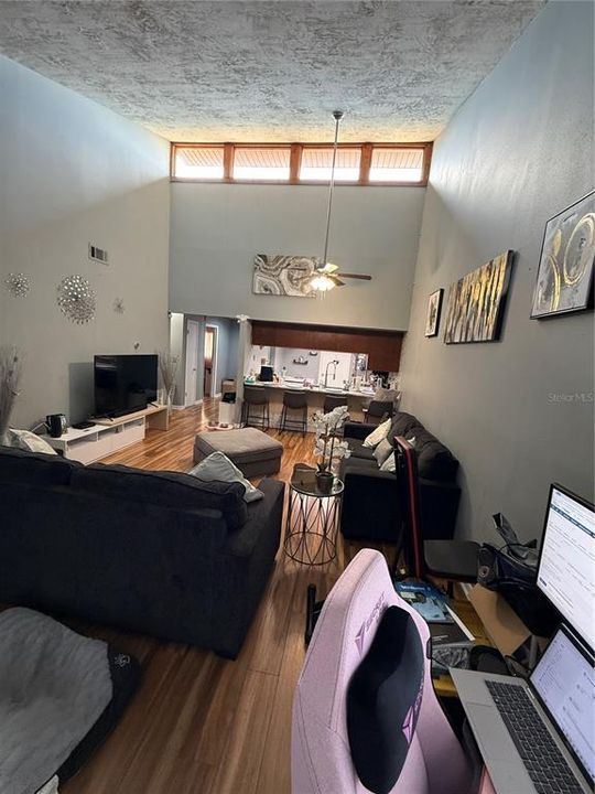 For Sale: $140,000 (2 beds, 2 baths, 1096 Square Feet)
