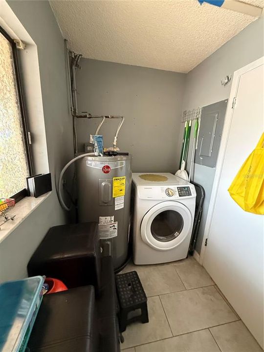For Sale: $140,000 (2 beds, 2 baths, 1096 Square Feet)