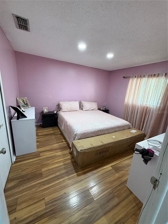 For Sale: $140,000 (2 beds, 2 baths, 1096 Square Feet)