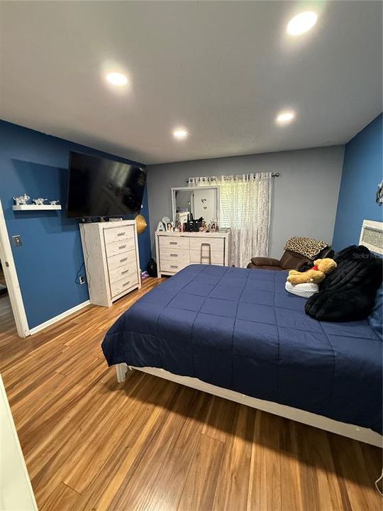 For Sale: $140,000 (2 beds, 2 baths, 1096 Square Feet)