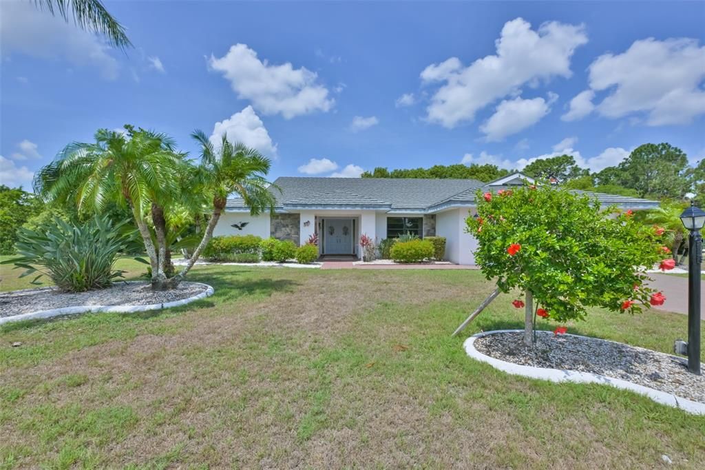 For Sale: $375,000 (3 beds, 2 baths, 2555 Square Feet)