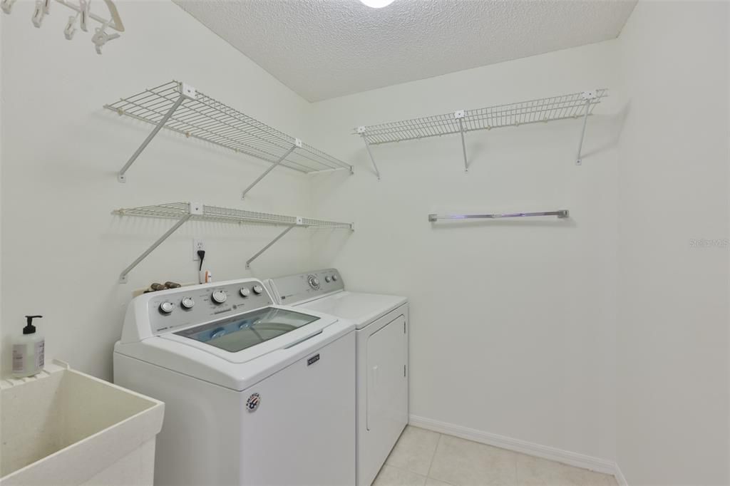 For Sale: $375,000 (3 beds, 2 baths, 2555 Square Feet)