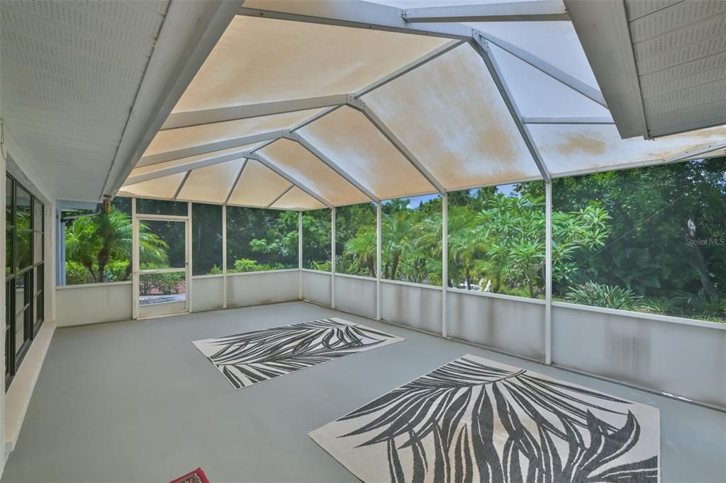 For Sale: $375,000 (3 beds, 2 baths, 2555 Square Feet)