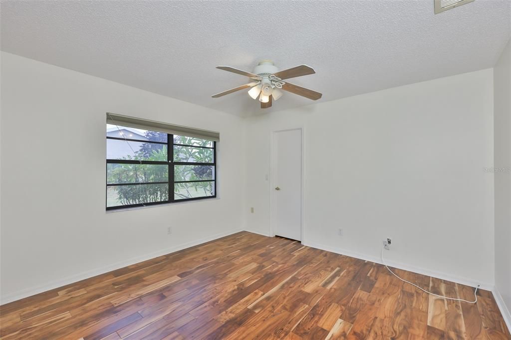 For Sale: $375,000 (3 beds, 2 baths, 2555 Square Feet)