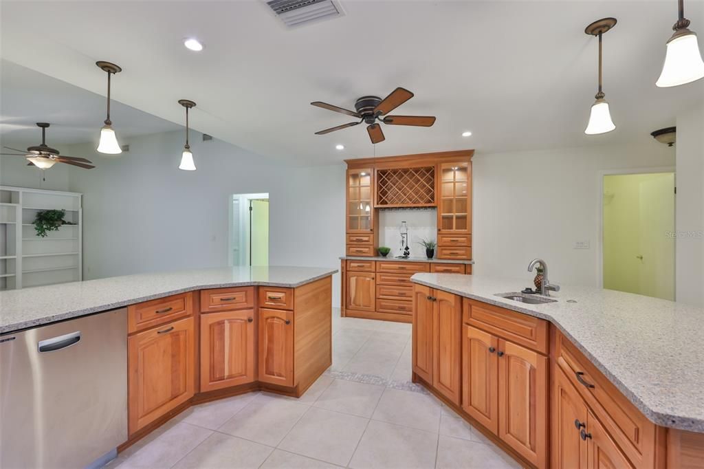 For Sale: $375,000 (3 beds, 2 baths, 2555 Square Feet)