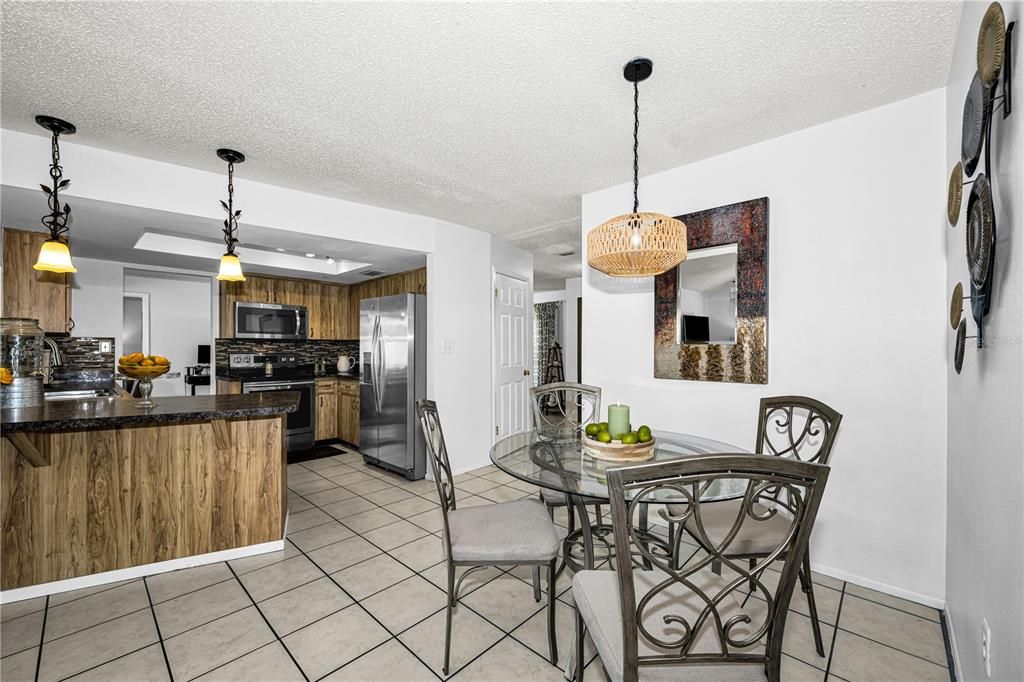 En Venta: $399,000 (3 camas, 2 baños, 1634 Pies cuadrados)