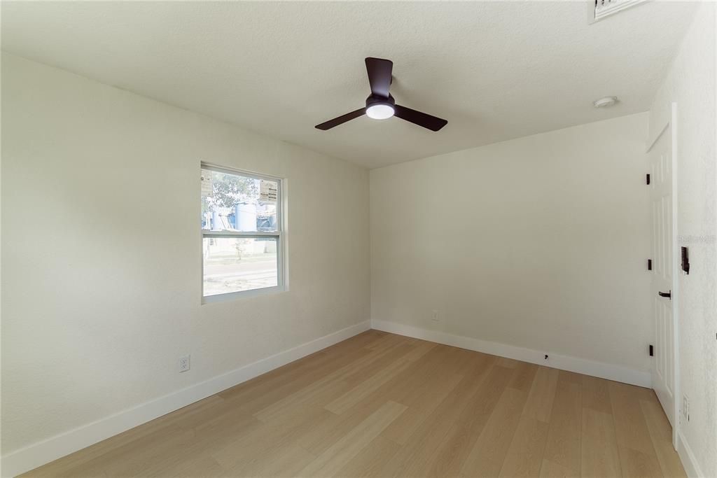 For Sale: $299,000 (3 beds, 2 baths, 864 Square Feet)