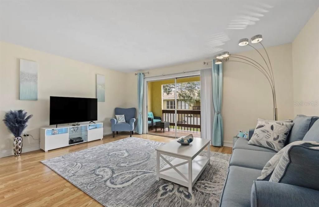 For Sale: $218,900 (3 beds, 2 baths, 1200 Square Feet)