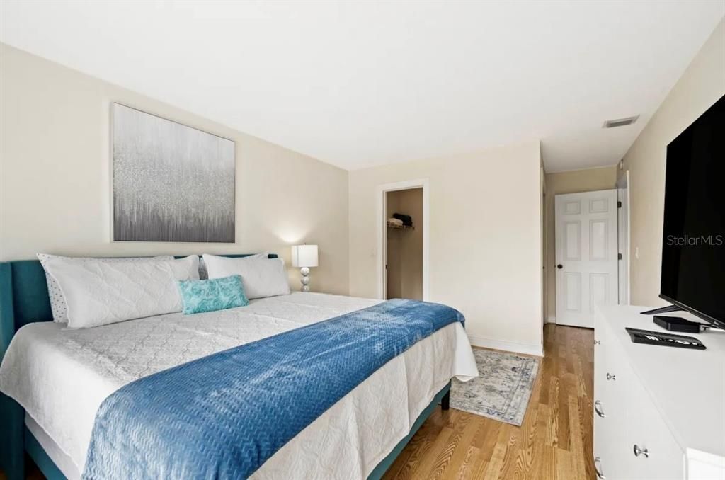 For Sale: $218,900 (3 beds, 2 baths, 1200 Square Feet)