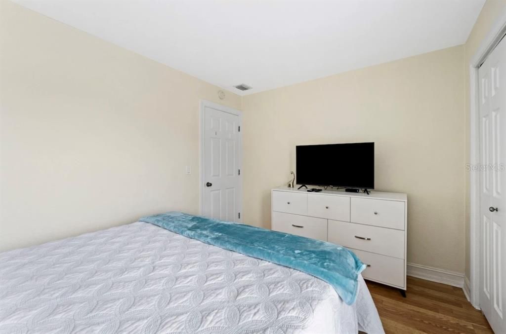 For Sale: $218,900 (3 beds, 2 baths, 1200 Square Feet)