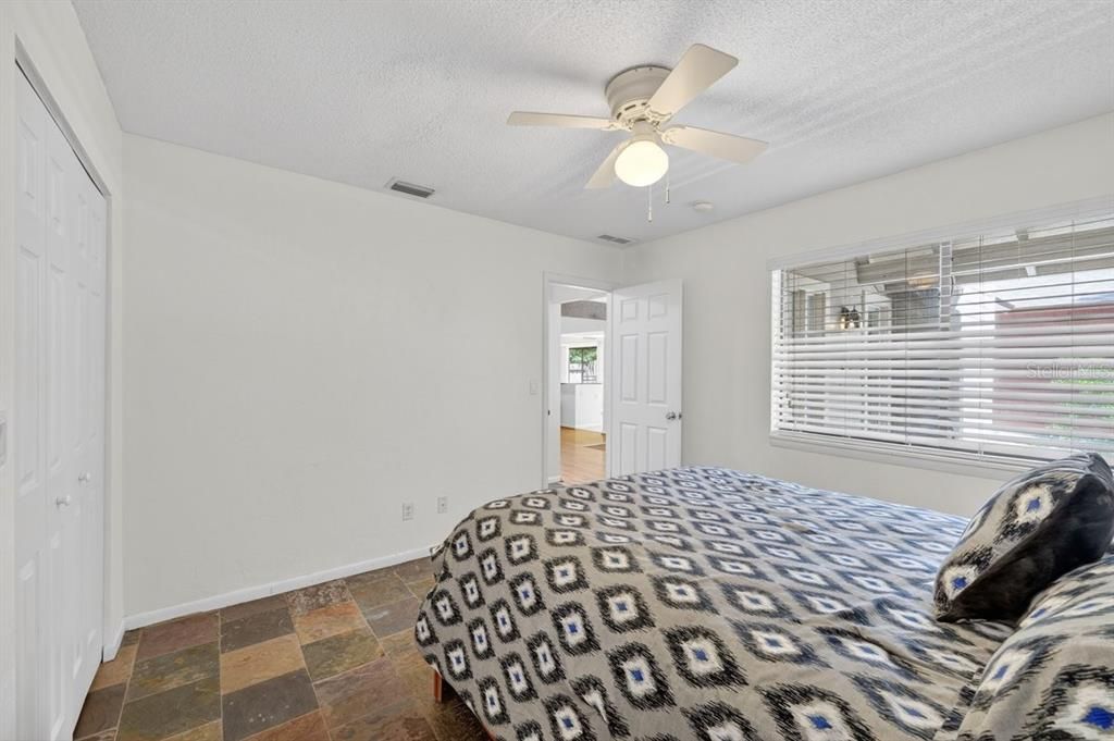 For Sale: $275,000 (2 beds, 2 baths, 1230 Square Feet)