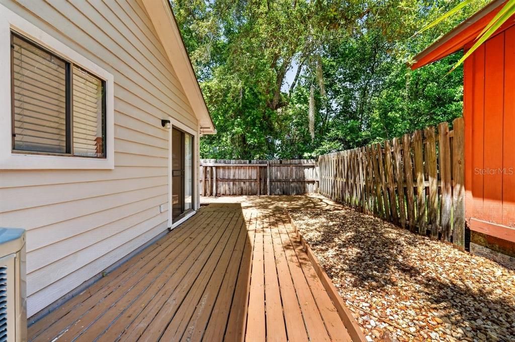 For Sale: $275,000 (2 beds, 2 baths, 1230 Square Feet)
