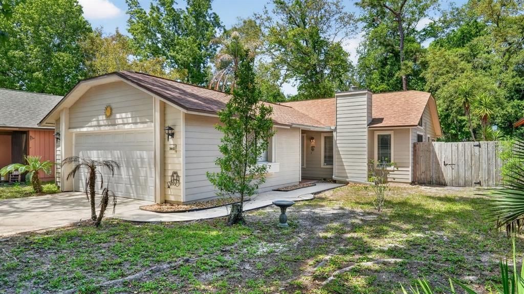 For Sale: $275,000 (2 beds, 2 baths, 1230 Square Feet)