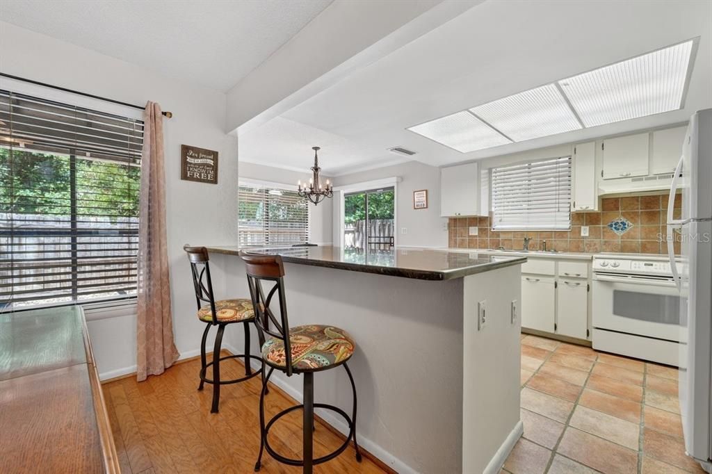 For Sale: $275,000 (2 beds, 2 baths, 1230 Square Feet)