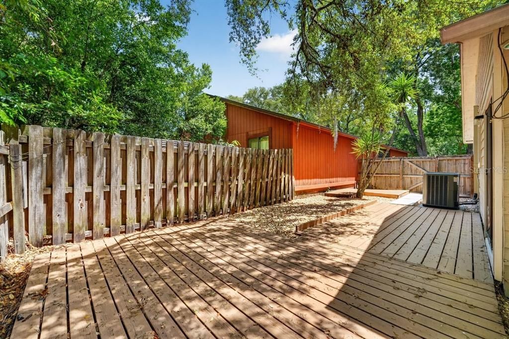 For Sale: $275,000 (2 beds, 2 baths, 1230 Square Feet)