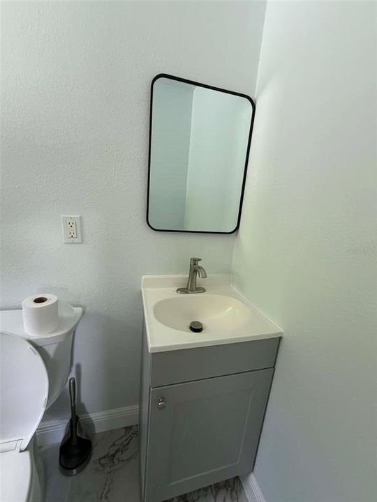 For Rent: $2,400 (3 beds, 2 baths, 1062 Square Feet)