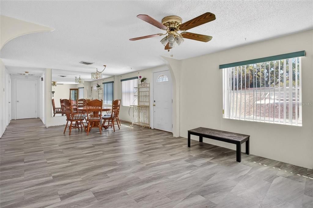 For Rent: $2,400 (3 beds, 2 baths, 1062 Square Feet)