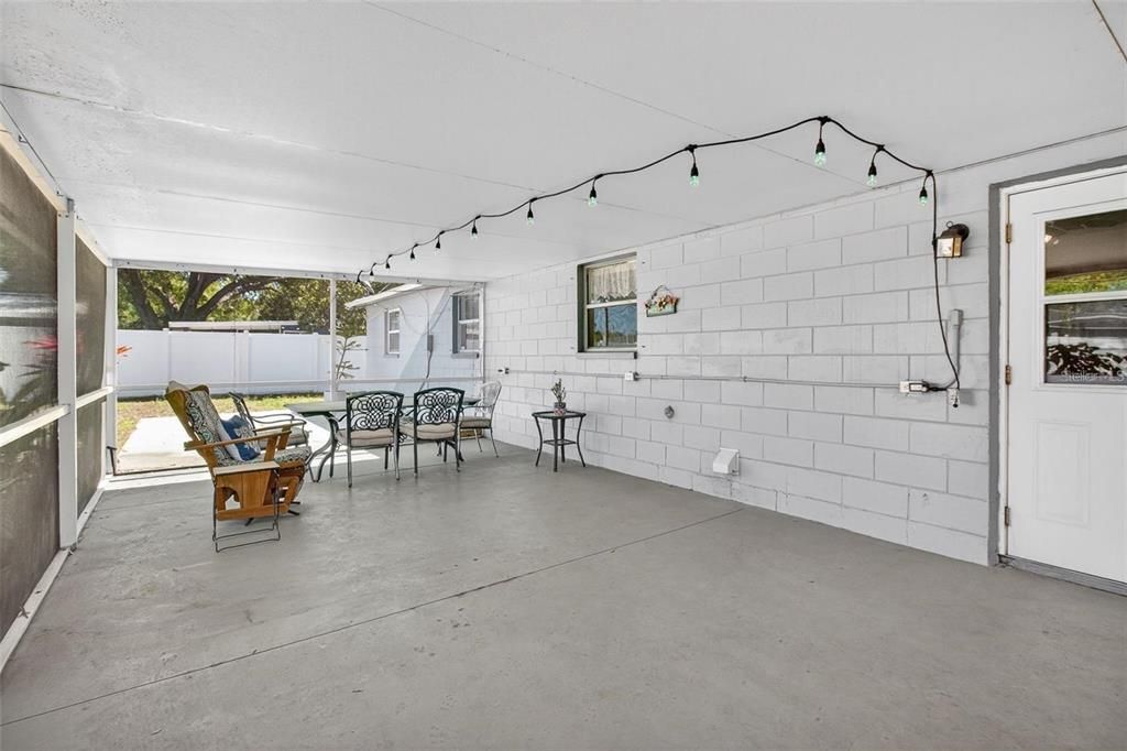 For Rent: $2,400 (3 beds, 2 baths, 1062 Square Feet)