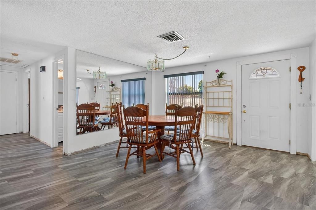 For Rent: $2,400 (3 beds, 2 baths, 1062 Square Feet)