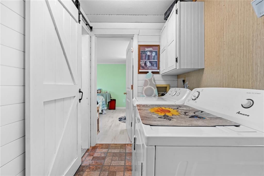 Active With Contract: $237,000 (2 beds, 2 baths, 924 Square Feet)