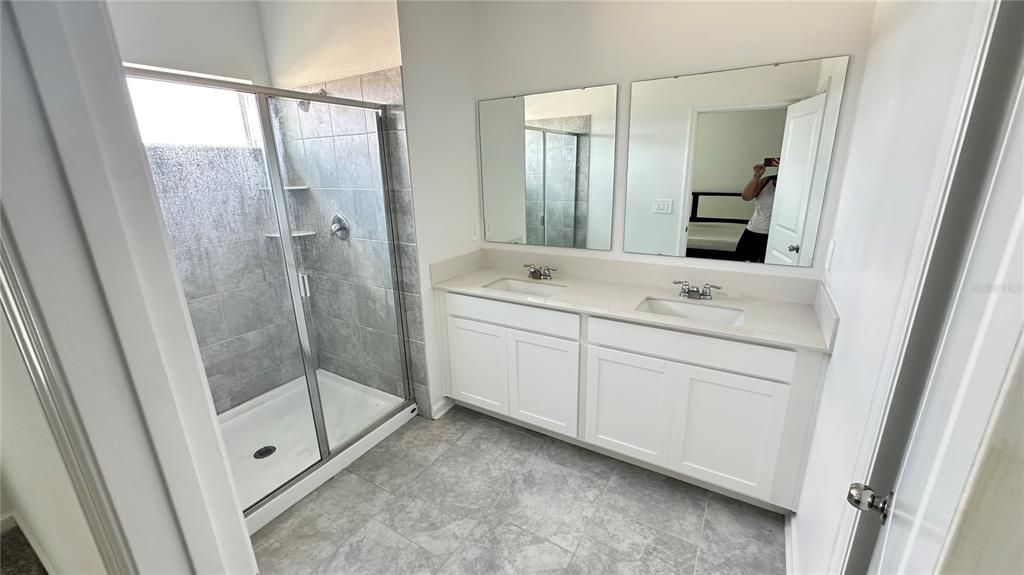 For Rent: $2,225 (3 beds, 2 baths, 1873 Square Feet)