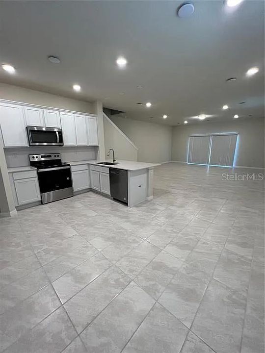 For Rent: $2,500 (3 beds, 2 baths, 1782 Square Feet)