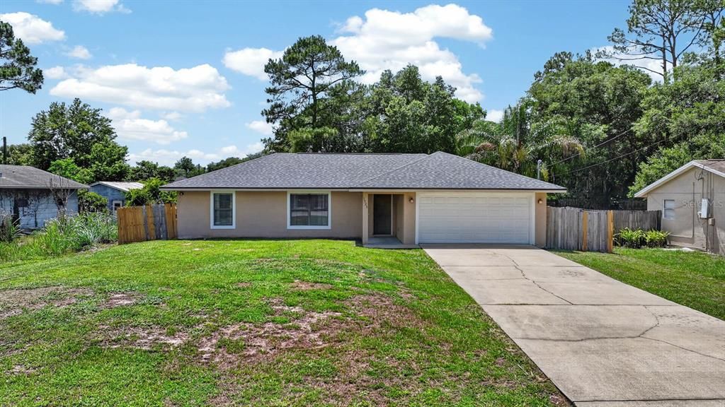 For Sale: $320,000 (3 beds, 2 baths, 1305 Square Feet)