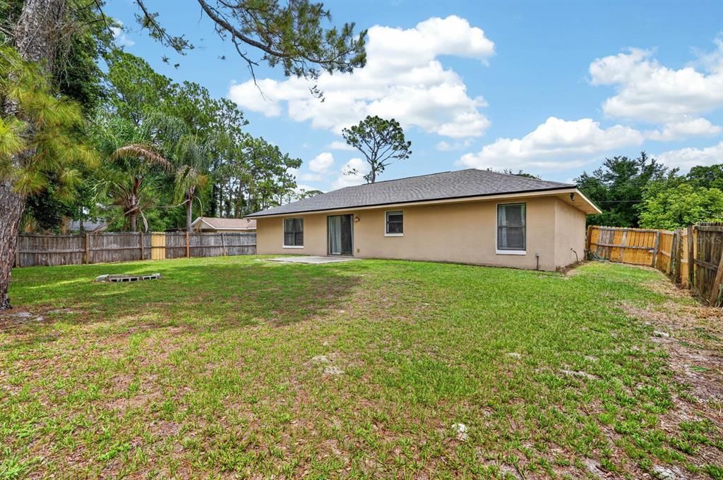 For Sale: $320,000 (3 beds, 2 baths, 1305 Square Feet)