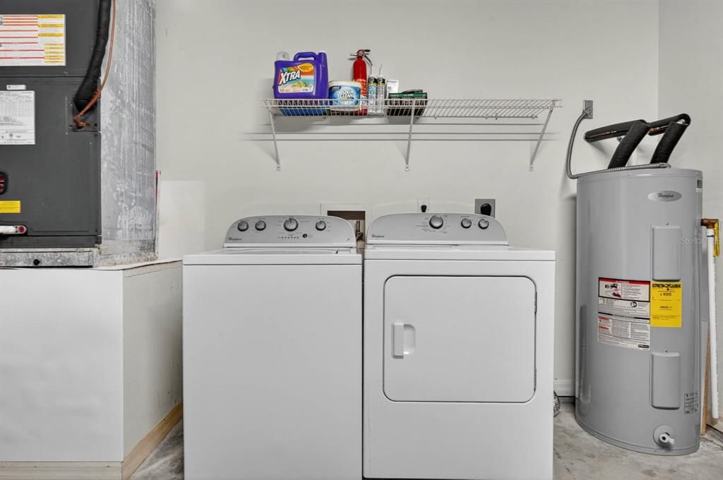 For Sale: $320,000 (3 beds, 2 baths, 1305 Square Feet)