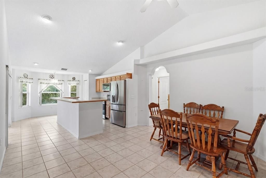 For Sale: $395,000 (3 beds, 2 baths, 1691 Square Feet)
