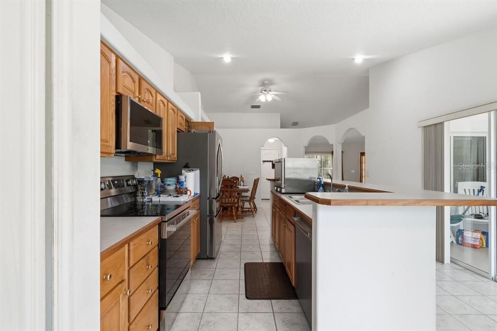 For Sale: $395,000 (3 beds, 2 baths, 1691 Square Feet)