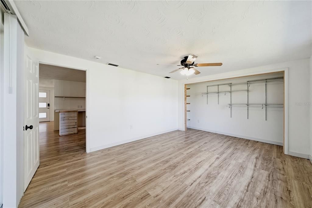 For Sale: $259,900 (3 beds, 2 baths, 1152 Square Feet)