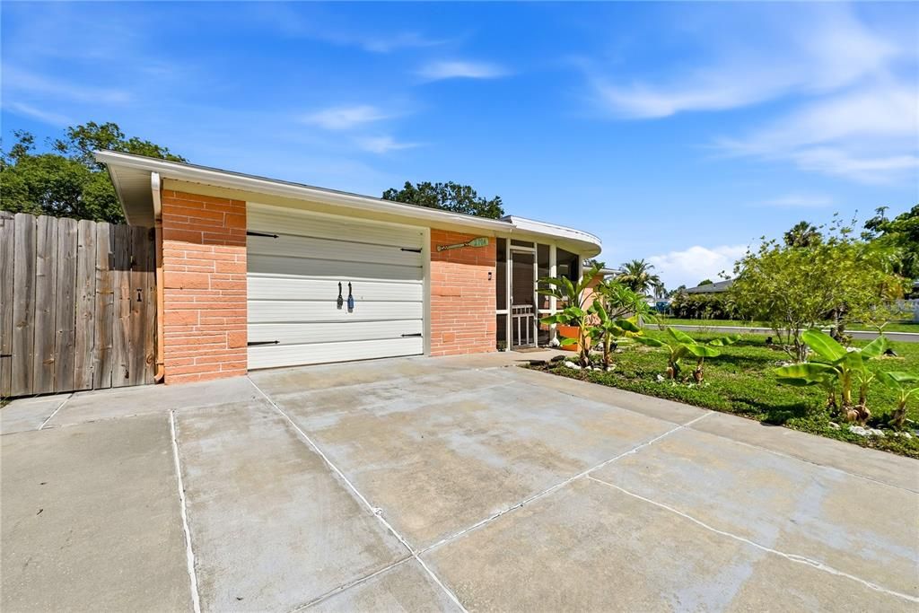 For Sale: $259,900 (3 beds, 2 baths, 1152 Square Feet)